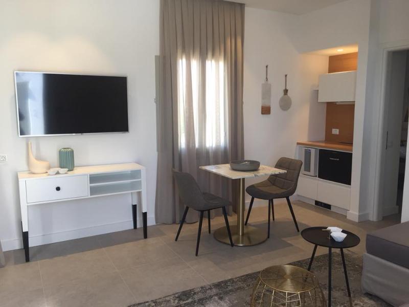 Altera Pars Suites Месарія Екстер'єр фото